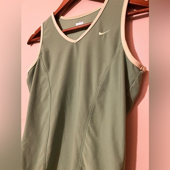 Nike sleeveless tank top size medium Brazil - Picture 4 of 4